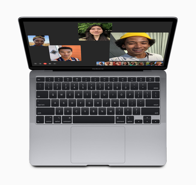 Llamada grupal de FaceTime en la nueva MacBook Air.