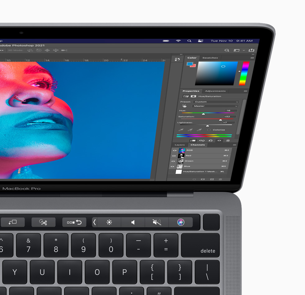 Photoshop على MacBook Pro الجديد.