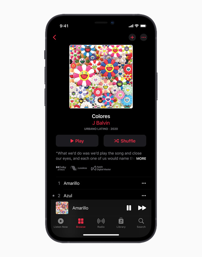Apple Music을 보여주는 iPhone 12.