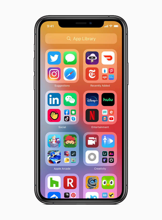 iPhone 11 Pro 上显示 iOS 14 中新的 App Library。