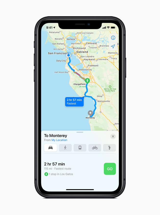 iOS 14のマップに表示された電気自動車用の経路。