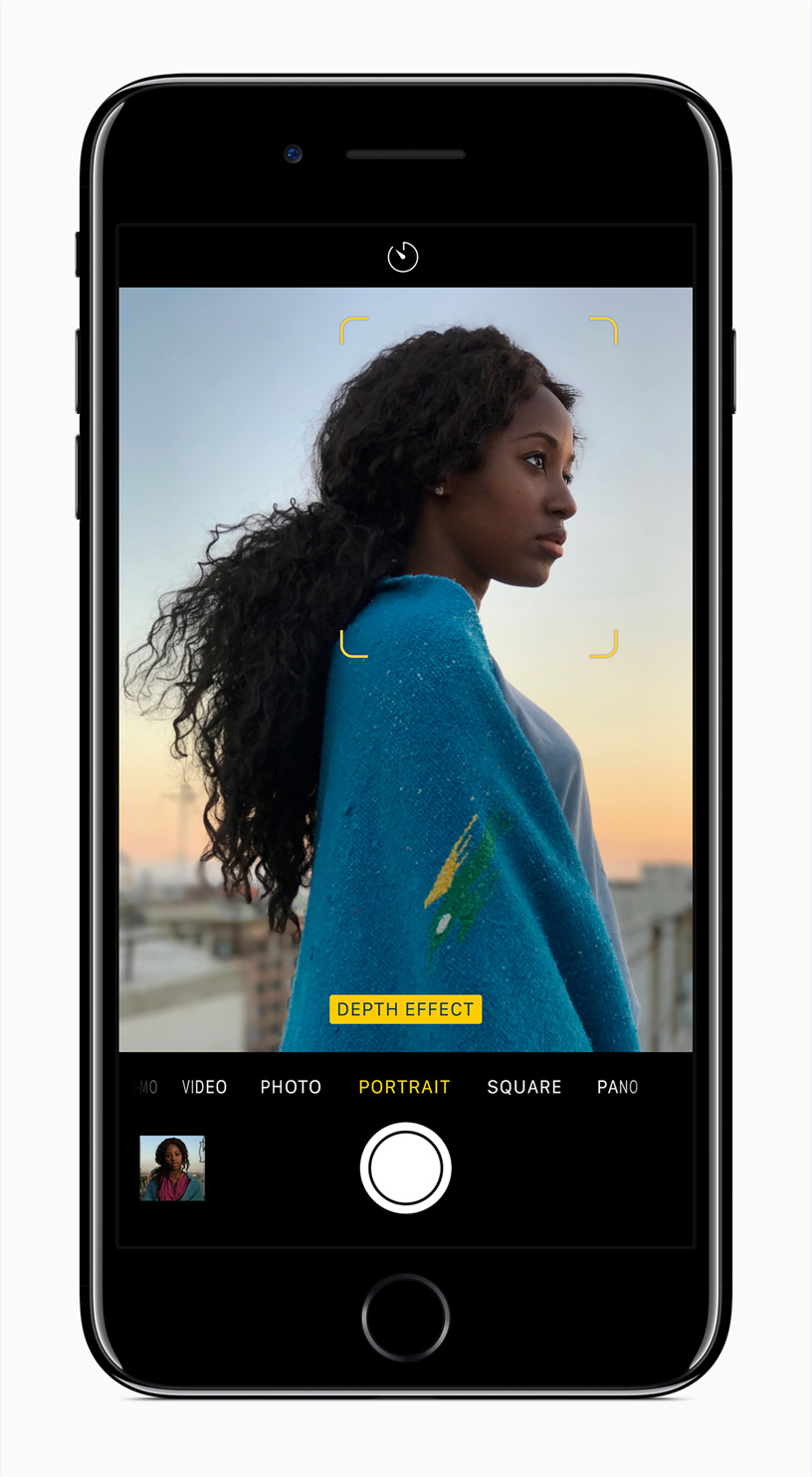 Chế độ chụp chân dung đã có trên iPhone 7 Plus với iOS 10.1 của Apple sẽ giúp bạn tạo nên những bức ảnh đẹp và chân thật hơn bao giờ hết. Đặc biệt với thành phần làm mờ nền ảnh tuyệt vời, bạn sẽ có một bức ảnh tuyệt đẹp cho riêng mình. 