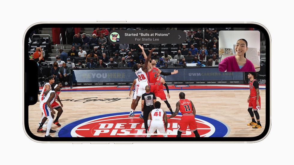iPhone 13に表示されているNBAアプリケーションのSharePlay。