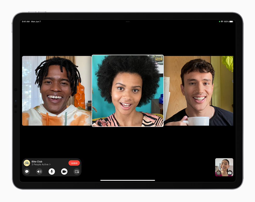 iPadOS 15 的群組 FaceTime 在 iPad Pro 上顯示。 