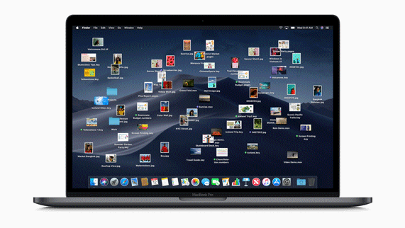 MacBook Proのデスクトップ上のファイルを整理してグループにまとめるスタック。