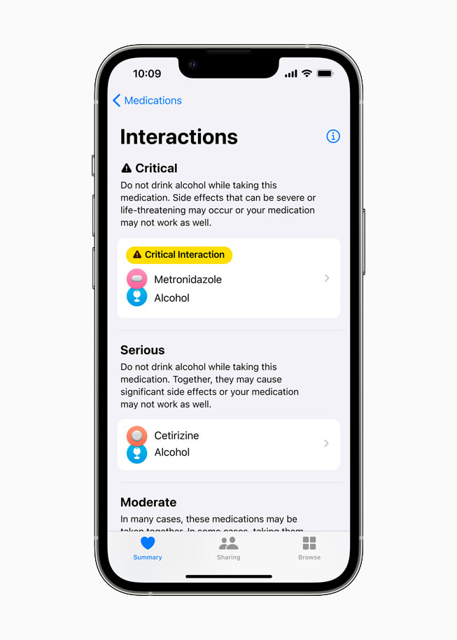 Les interactions avec des médicaments sont affichées sur un iPhone 13 Pro.