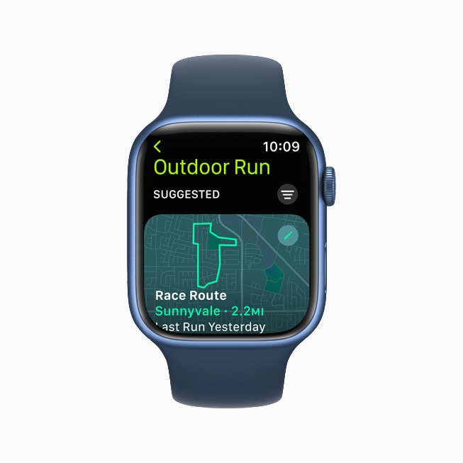 Apple Watch Series 7 上顯示「室外跑步」的路線。
