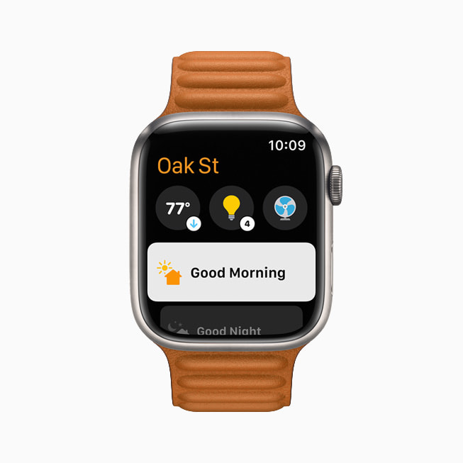 Des clés de véhicule dans l’app Cartes, sur l’Apple Watch Series 7.