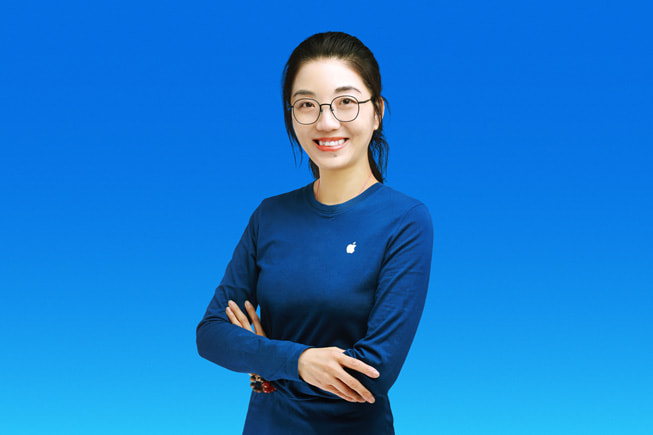 Elyn Tang, Mitglied des Apple Store Teams.
