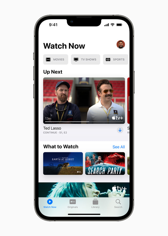 Ver ahora de Apple TV+ en un iPhone 13 Pro. 