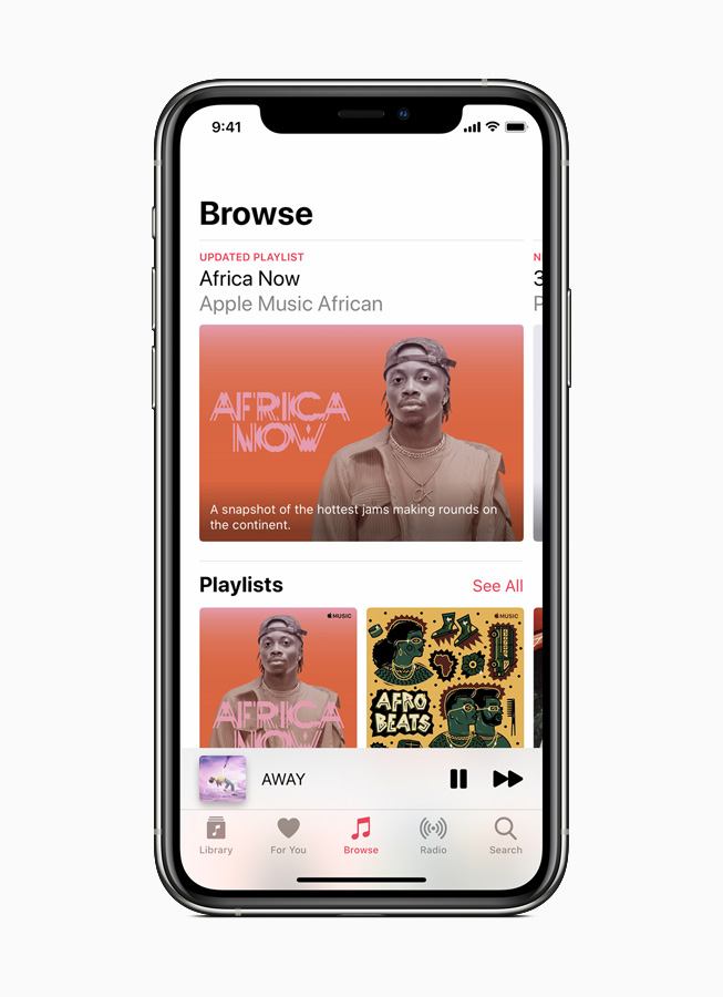 iPhone’da Apple Music çalma listesi Africa Now görüntüleniyor. 