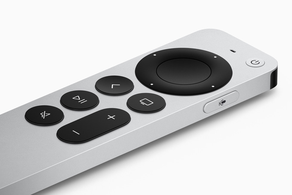 圖片展示 Siri Remote 的細節特寫。