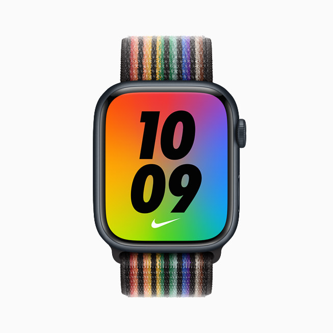 Apple Watch 的新款 Pride Edition Nike 運動手環與 Nike「彈跳」錶面。