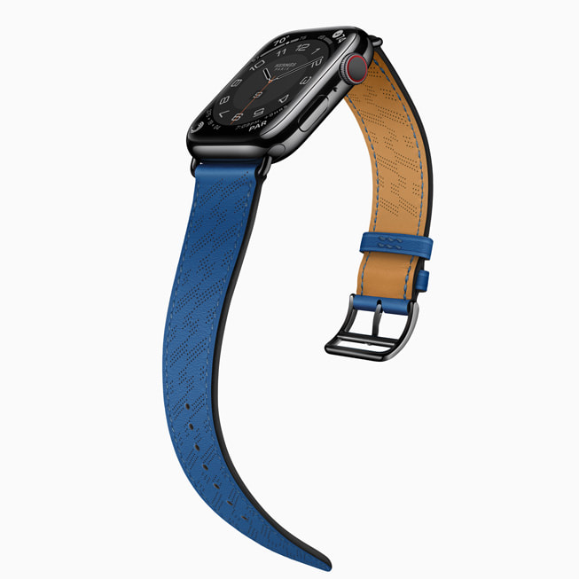 Apple Watch Hermès 搭配新款「H Diagonal」錶帶。 