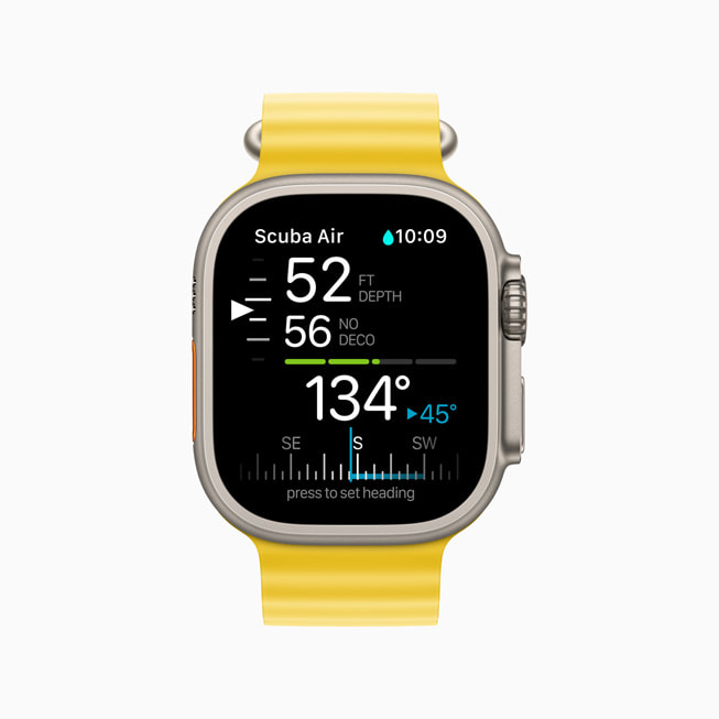 La fonction de boussole de l’app Oceanic+ sur l’écran de l’Apple Watch Ultra.