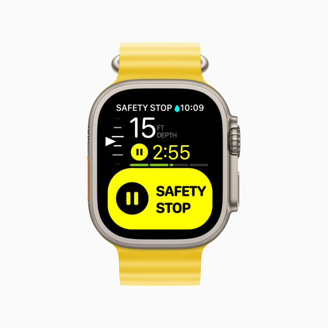 Se muestran las advertencias de seguridad de la app Oceanic+ en el Apple Watch Ultra.