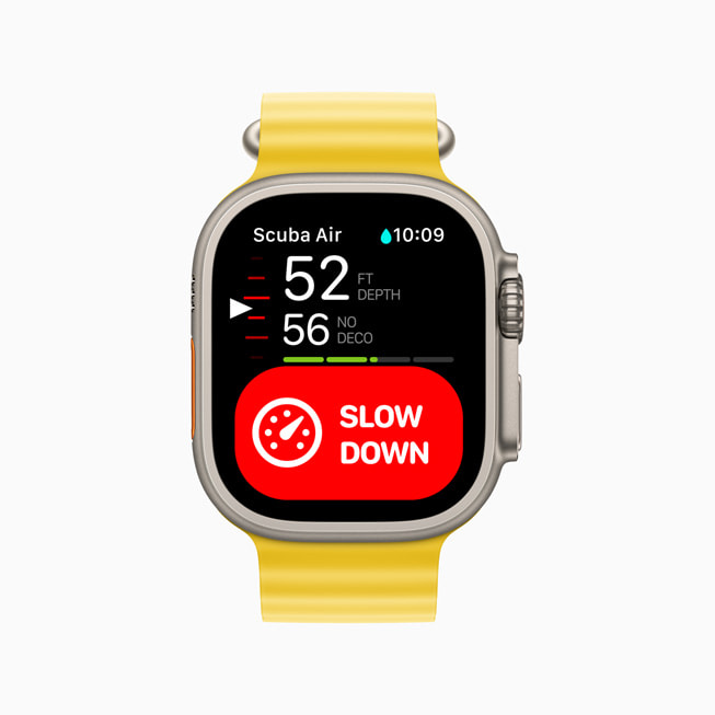 Un avertissement clignote dans l'app Oceanic+ sur l’écran de l’Apple Watch Ultra.