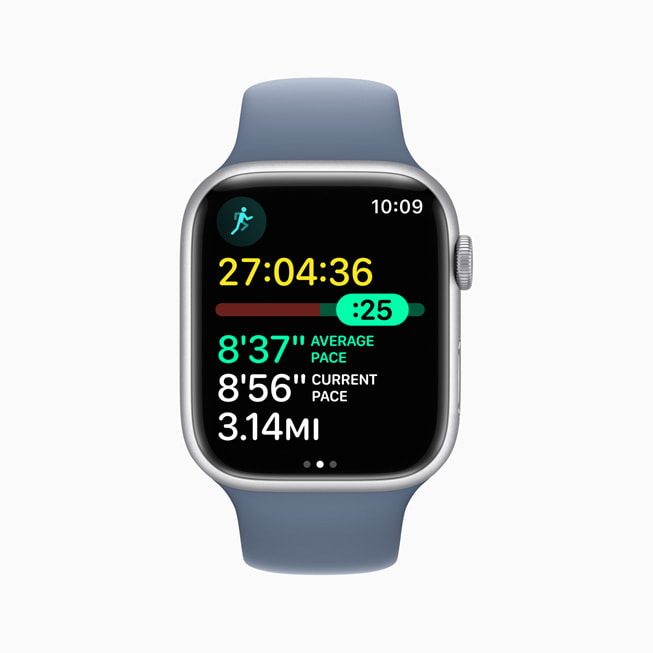 Une Apple Watch Series 8 affiche le rythme dans l’app Exercice.