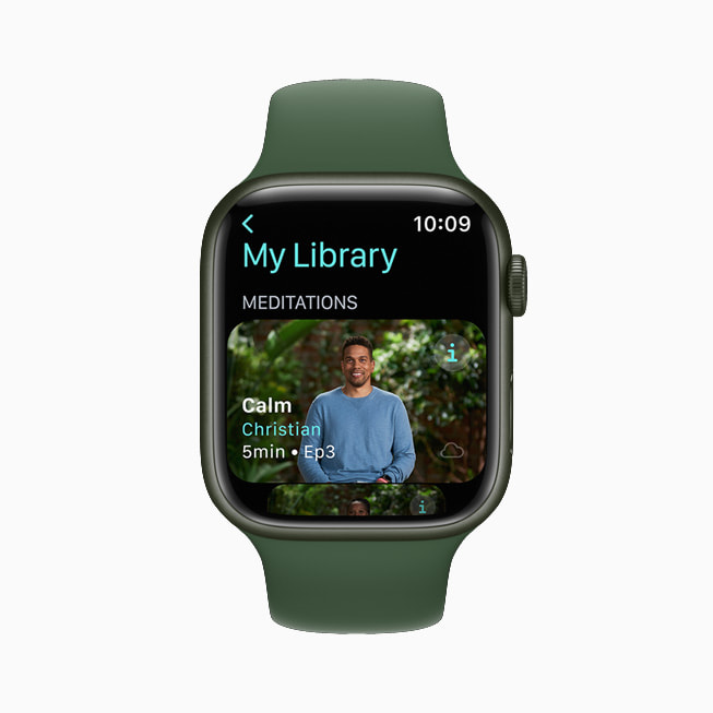 Apple Fitness+のトレーナーのChristianが、メディテーションをガイドしている様子を表示したApple Watch Series 7のスクリーン。