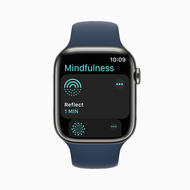 Den nya mindfullnessupplevelsen i watchOS 8 på Apple Watch Series 7.