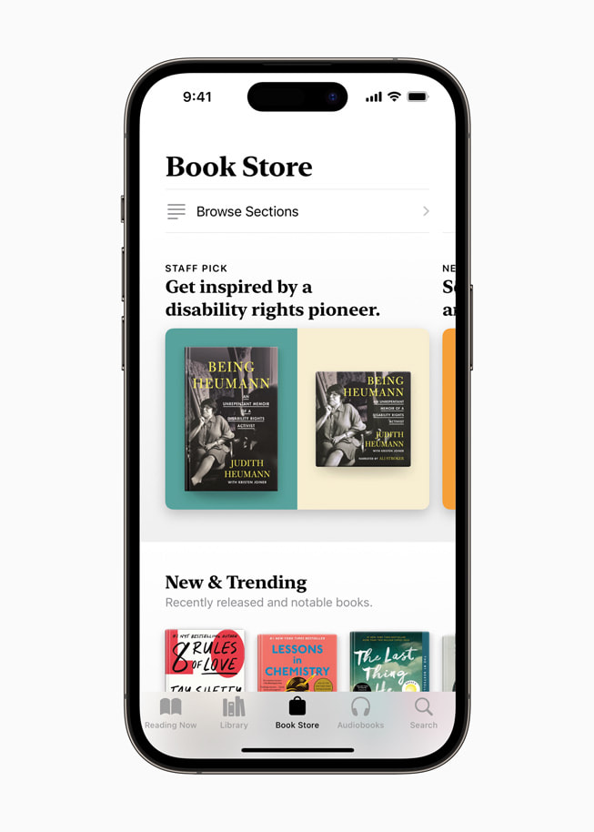 iPhone 14 Pro에 Apple Books가 표시된 모습.