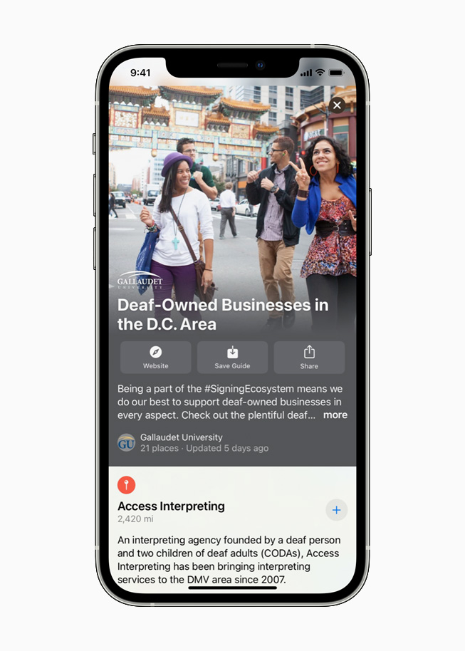 Guias criados pela Gallaudet University no Mapas da Apple exibidos no iPhone 12 Pro.