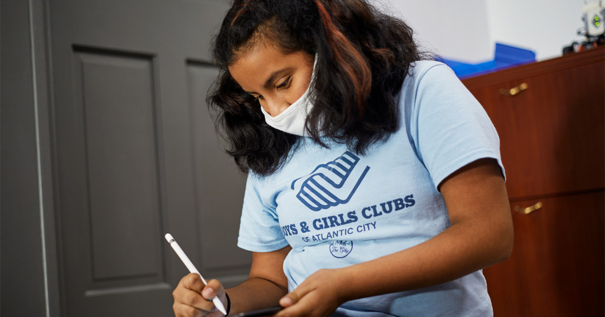 photo of Apple, Boys & Girls Clubs team up to offer coding opportunities to kids, teens image