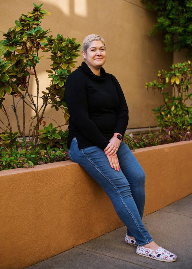 A portrait of Mandy Haven.