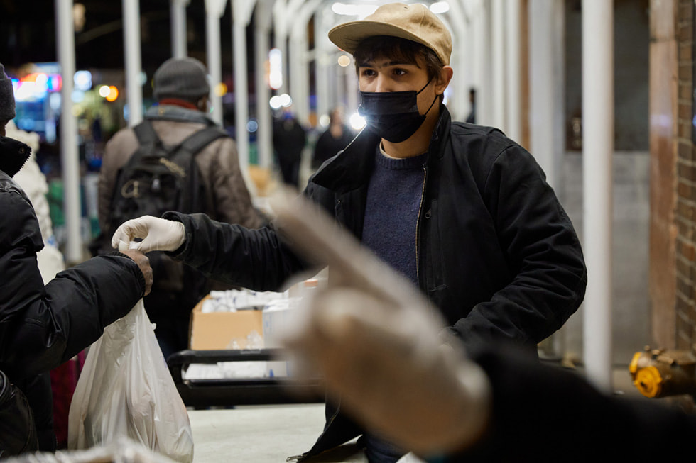 Volontari del Grand Central Food Program.