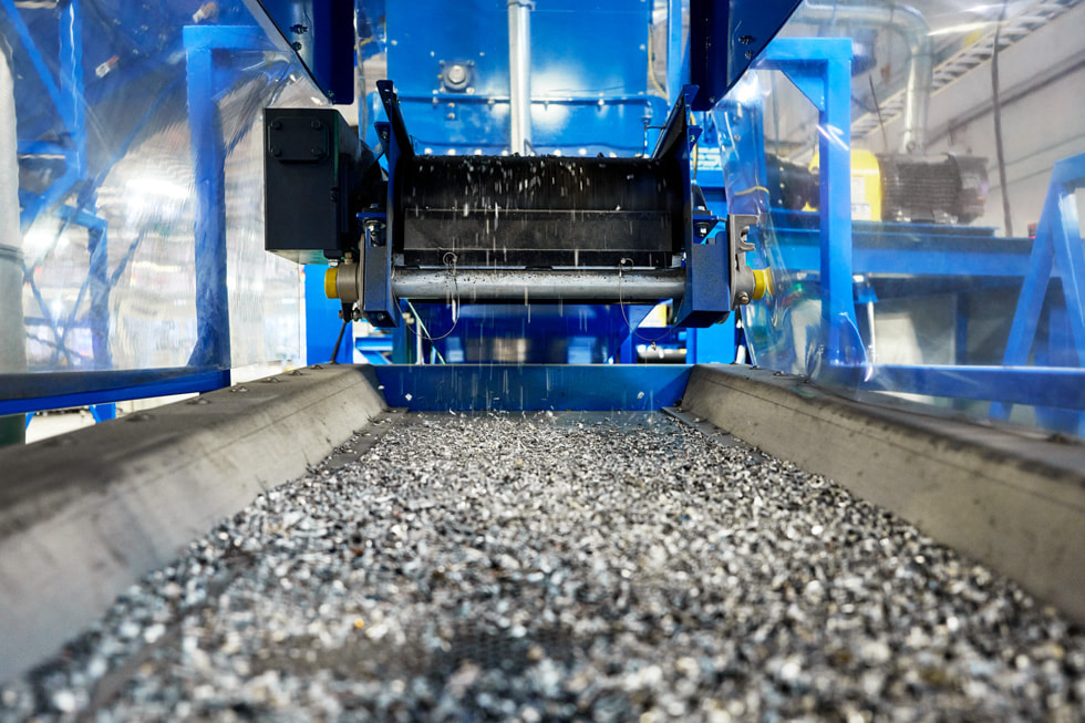 La toute nouvelle machine de recyclage d’Apple, nommée Taz, est présentée au Laboratoire de récupération des matériaux, situé à Austin, au Texas.