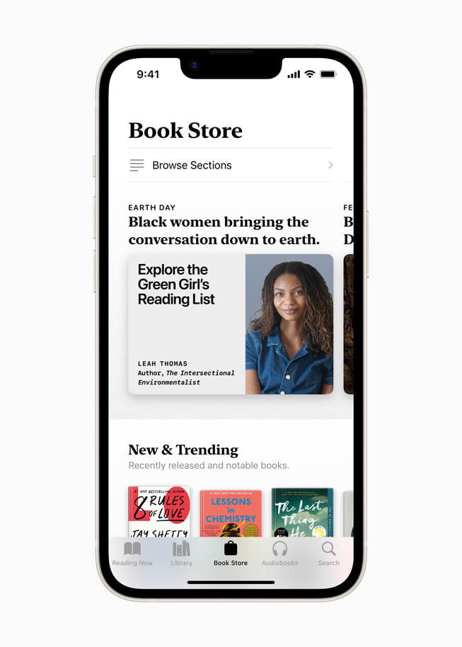 La collection « Explore the Green Girl’s Reading List » (Explorer la liste de lecture de la fille verte), créée par l’autrice Leah Thomas, affichée dans l’app Livres d’Apple sous le grand titre « Des femmes noires qui ramènent la conversation sur terre ». 