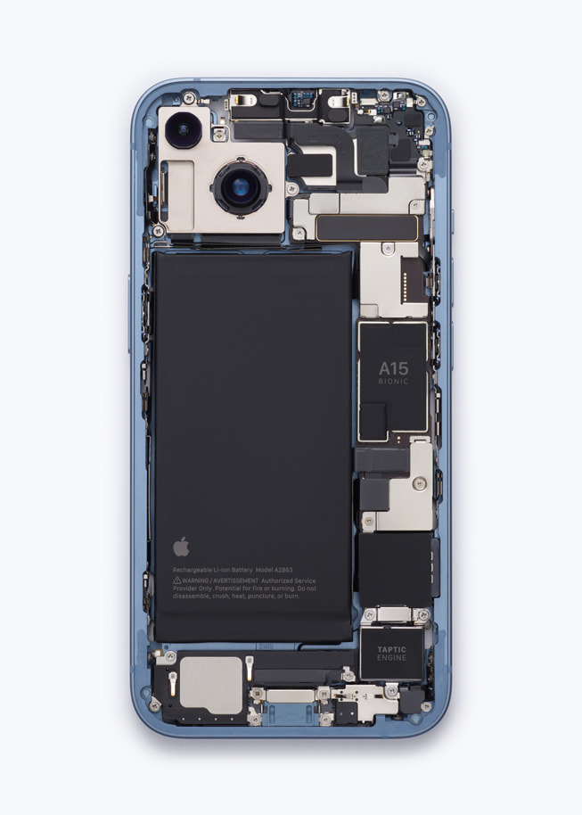 iPhone-onderdelen – waaronder een lithium-ion-batterij van Apple – die zijn herwonnen door Daisy, de toonaangevende demontagerobot van Apple. 