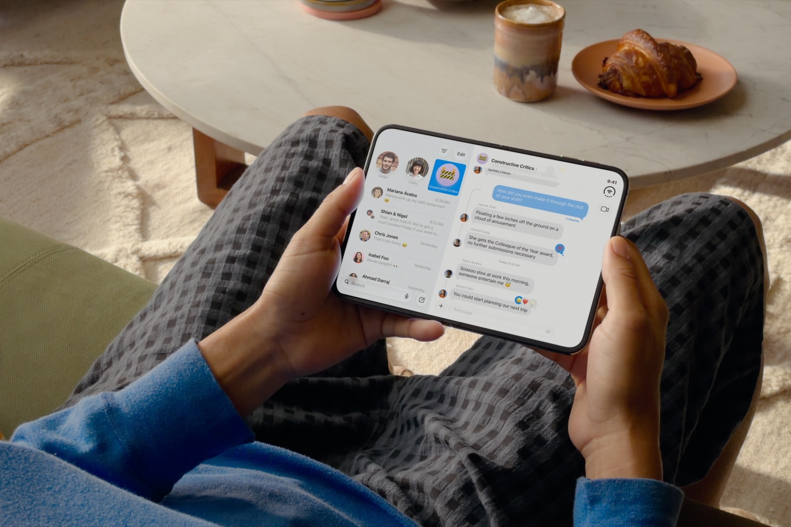 Apple-iPhone-Duo-multitasking-260909.jpg