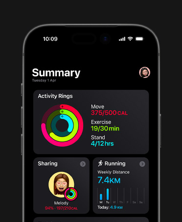 iPhone 17, Fitness summary, Activity rings, Move, Exercise and Stand metrics, activity sharing with friends, weekly Running stats, Training Load