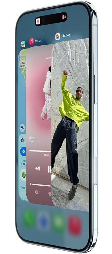 iPhone Air, exterior față, exterior lateral, cu aplicațiile Hărți, Muzică și Apple TV+, prezentând funcția Comutator aplicații în utilizare