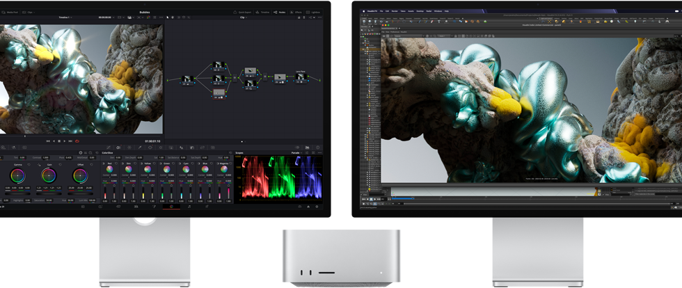 Monitor Studio Display a monitor Studio Display XDR, jeden naľavo a jeden napravo od Macu Studio, zobrazujú pracovné prostredie umelca, nástroje a softvér na 3D modelovanie