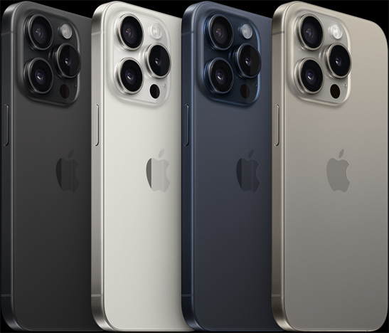 6.1 inç iPhone 15 Pro’nun dört farklı renkte arkadan görünümü. Siyah Titanyum, Beyaz Titanyum, Mavi Titanyum ve Natürel Titanyum