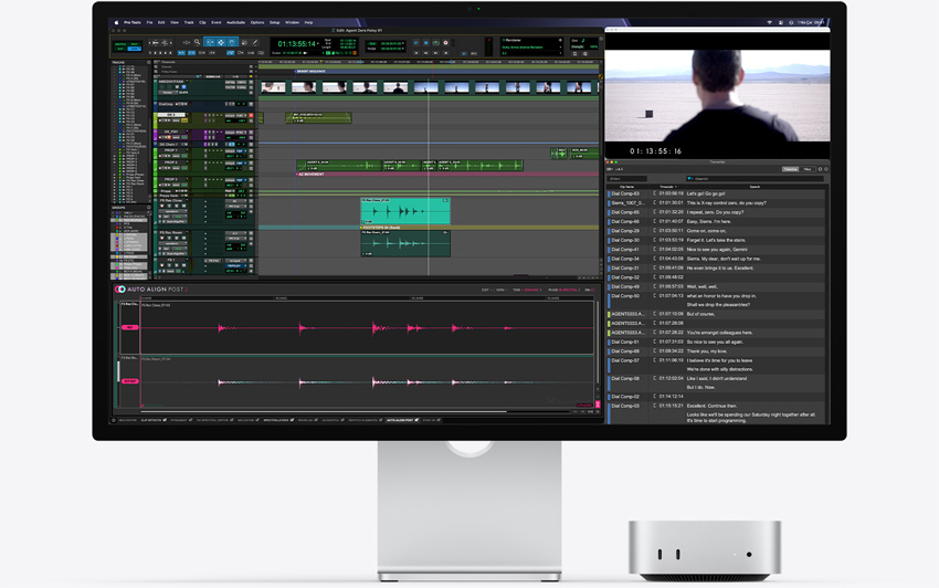 Mac mini’nin önden görünümü, Studio Display’in altına yerleştirilmiş, macOS ortamında Pro Tools ve Auto-Align Post 2 eklentisi çalışıyor