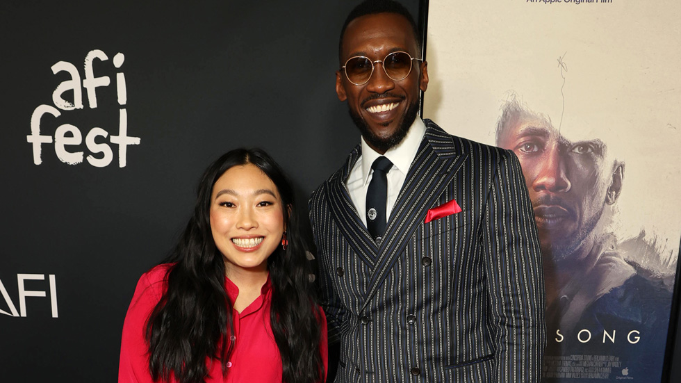 Awkwafina and Mahershala Ali at “Swan Song” premiere