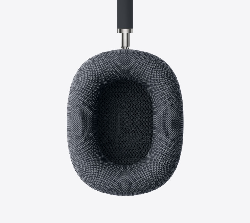 Un paio di cuffie AirPods Max 2 color mezzanotte, dettaglio dell’interno del cuscinetto