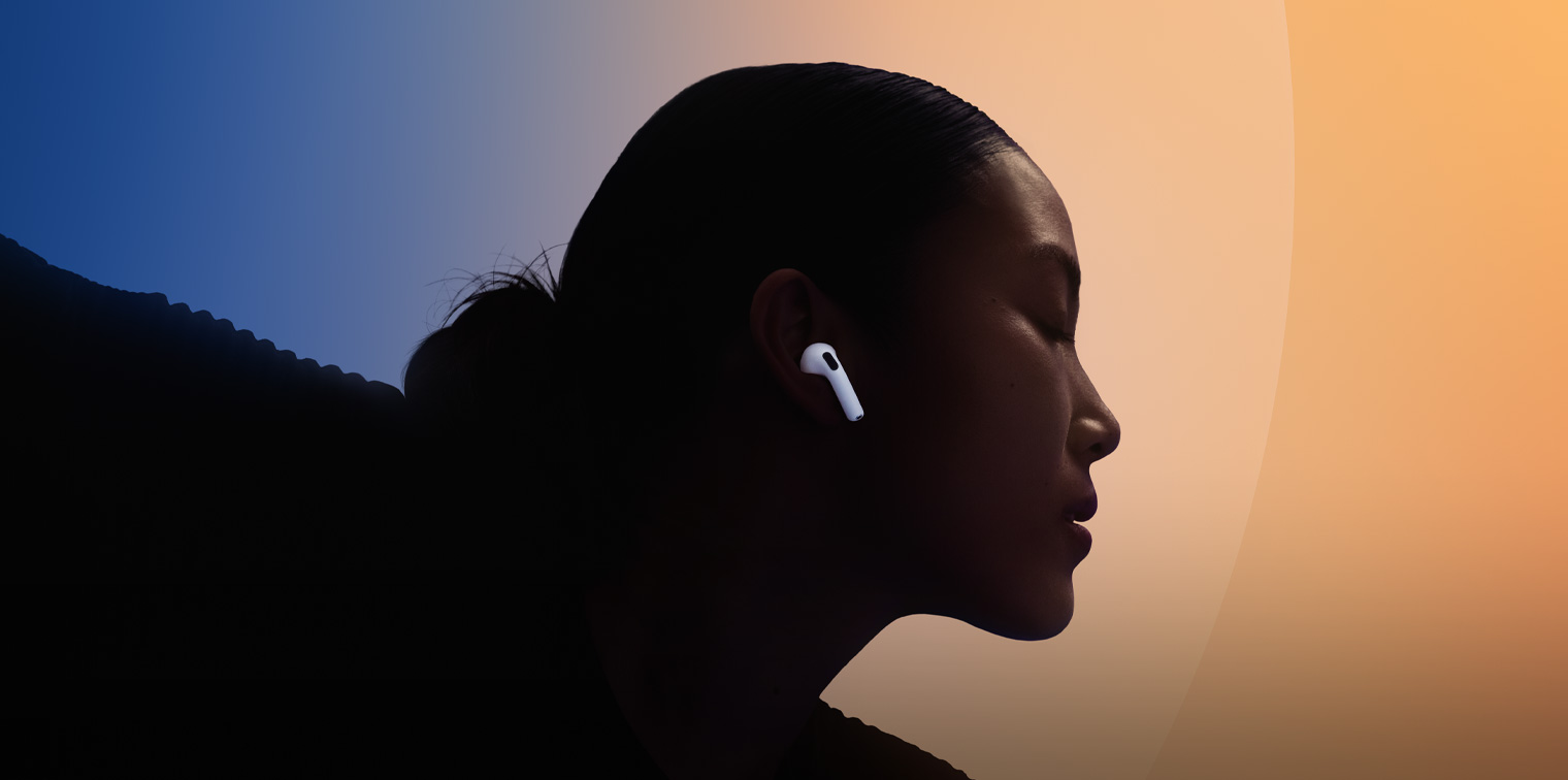一位舞蹈員戴著 AirPods 5