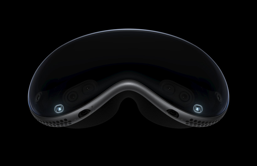 Apple Vision Pro 內部結構分解圖,突顯紅外線泛光照明器。