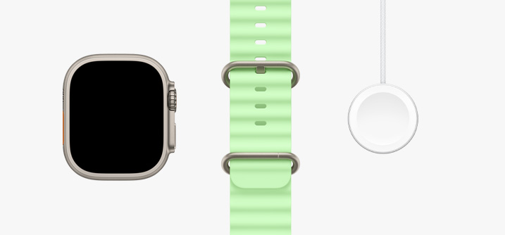 Apple Watch Ultra 3 med urkasse i farven naturligt titanium, skærm fra kant til kant, neongrøn Ocean-rem og hurtig magnetisk Apple Watch-oplader til USB-C-kabel
