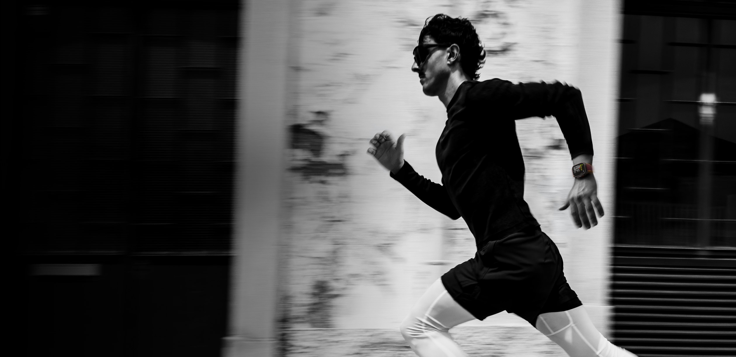 Up to 45 hours of Max Extended Workout tracking.
