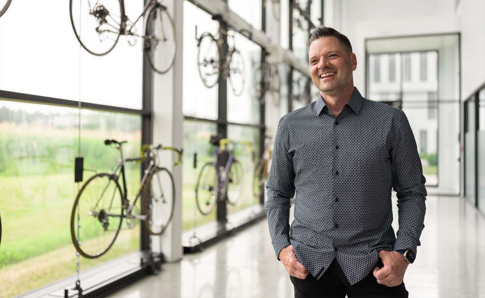 Grâce aux technologies Apple, Marc-André Lebeau, président et directeur général, maintient sa petite entreprise accessible, efficace et équipée pour la croissance.