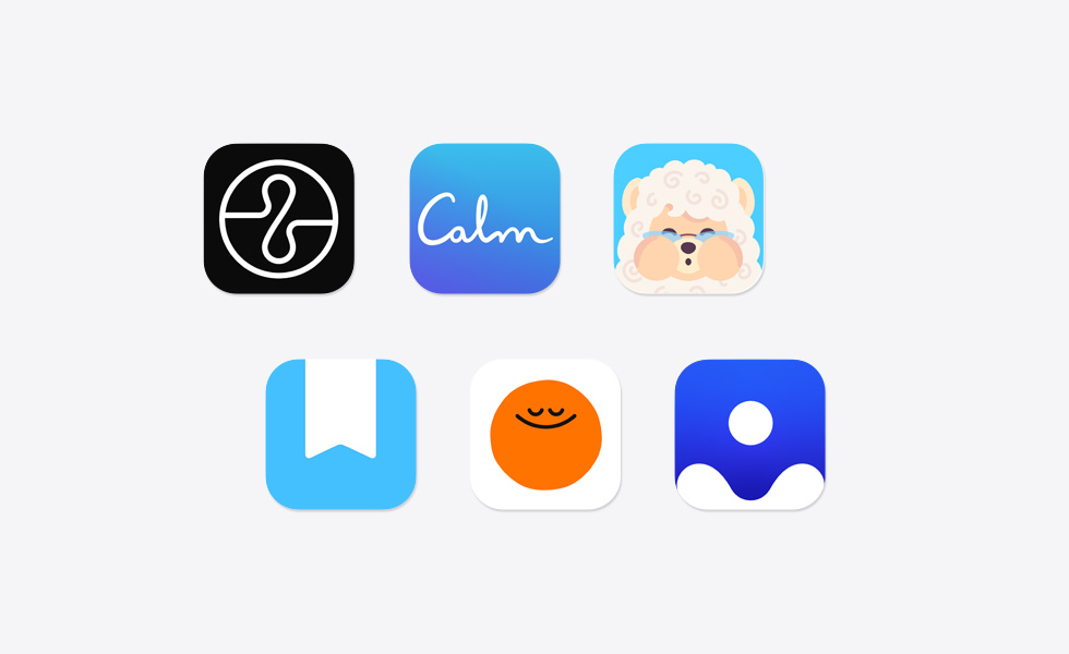 Verschiedene App-Symbole in einer verstreuten Anordnung, darunter Endel, Calm, Mindllama, Day One Journal, Headspace und Clearful