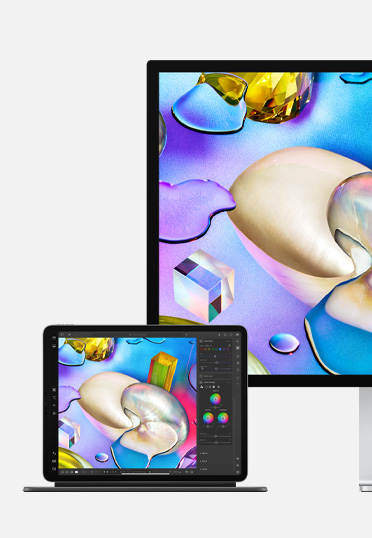 Ein iPad und ein Studio Display zeigen dieselbe künstlerische Arbeit.