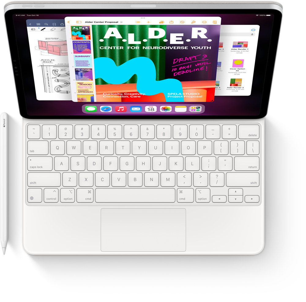 Вид сверху на iPad Pro с Magic Keyboard и Apple Pencil, отображающий Stage Manager с несколькими открытыми приложениями.