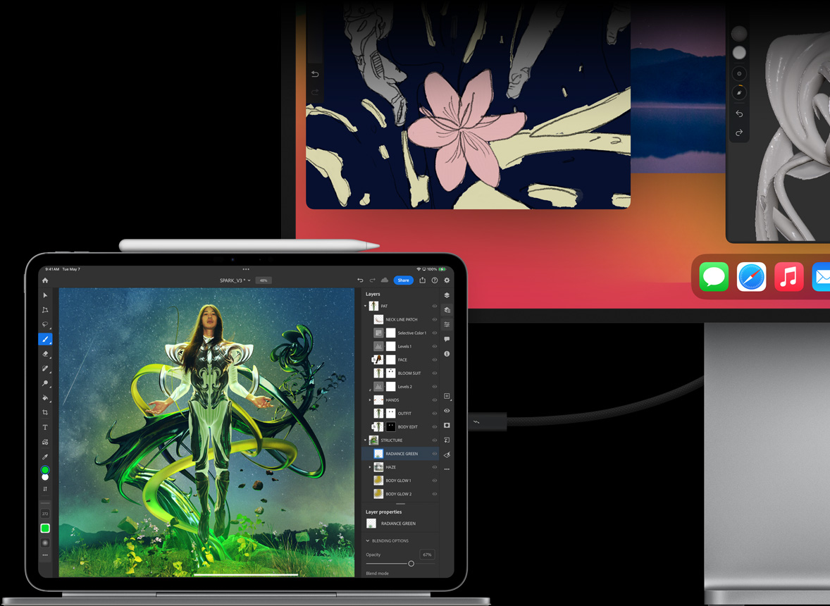 iPad Pro свързан с Magic Keyboard в хоризонтална ориентация и външен дисплей, обработка на изображения и на двата