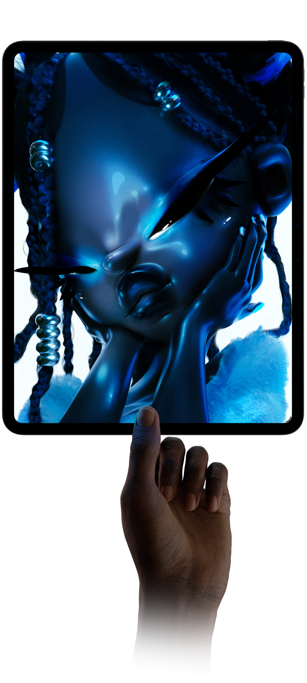 iPad Pro, parte delantera exterior, posición vertical, color negro espacial, pantalla con una ilustración digital de un personaje futurista de piel azul y cabello trenzado, una mano sujeta el iPad Pro por la parte inferior con el pulgar y el índice para ilustrar su diseño ultrafino